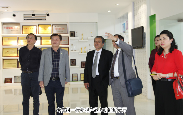 美國(guó)富華證券投資集團(tuán)董事會(huì)主席賀臺(tái)華等一行蒞臨綠之韻參觀考察