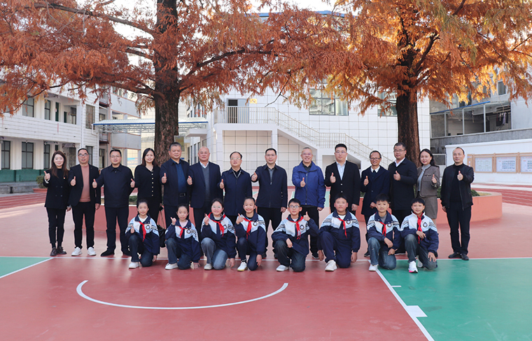 綠之韻捐贈20萬善款助力鄉(xiāng)村教育，700套“可躺式課桌椅”讓孩子舒心午睡