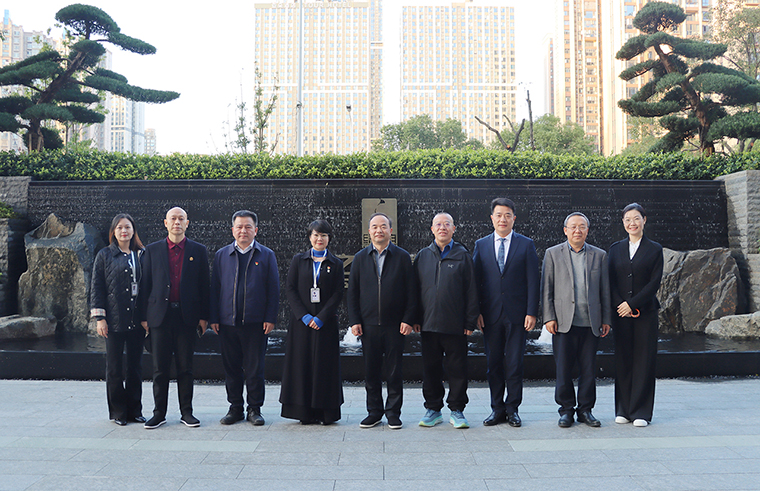 湖南省工商聯(lián)副主席漆平波一行蒞臨綠之韻中心調(diào)研