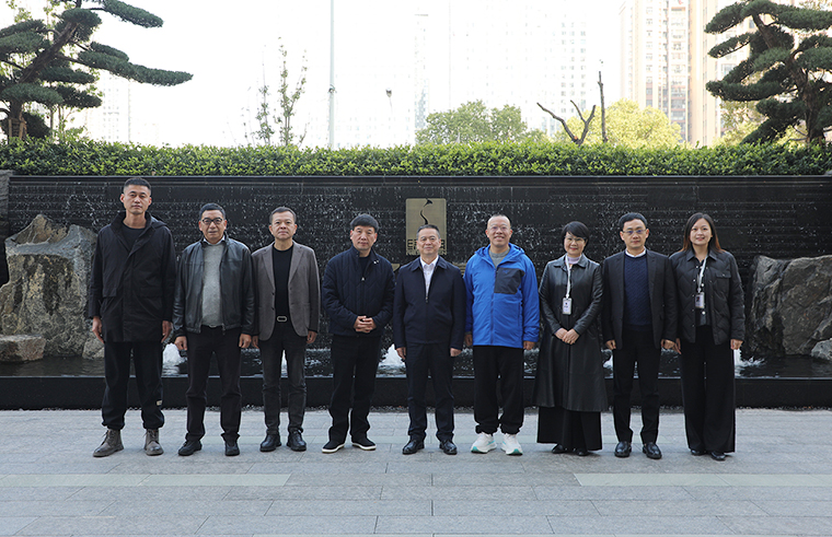 益陽市人大常委會主任劉澤友一行蒞臨綠之韻中心調(diào)研