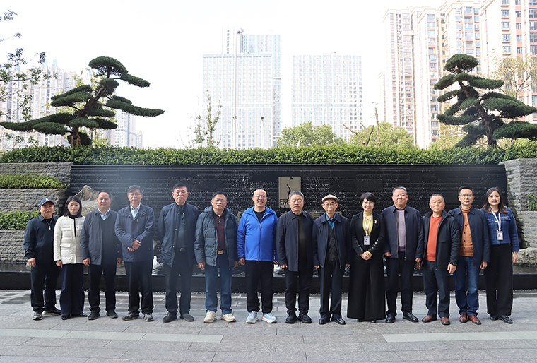 中共安化縣委常委、宣傳部部長(zhǎng)廖小甫一行蒞臨綠之韻中心調(diào)研