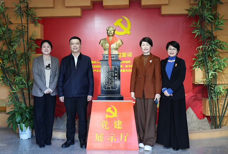 瀏陽經(jīng)開區(qū)黨工委書記孟立祥一行蒞臨綠之韻集團(tuán)調(diào)研